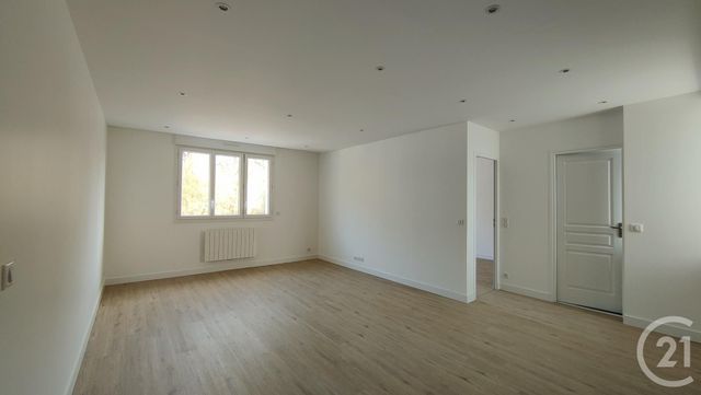 Appartement F3 à louer - 3 pièces - 67.29 m2 - BRUNOY - 91 - ILE-DE-FRANCE - Century 21 Agence Ougier