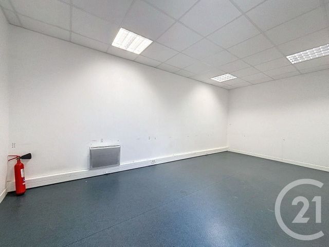 commerce à louer - 21.0 m2 - BRUNOY - 91 - ILE-DE-FRANCE - Century 21 Ougier