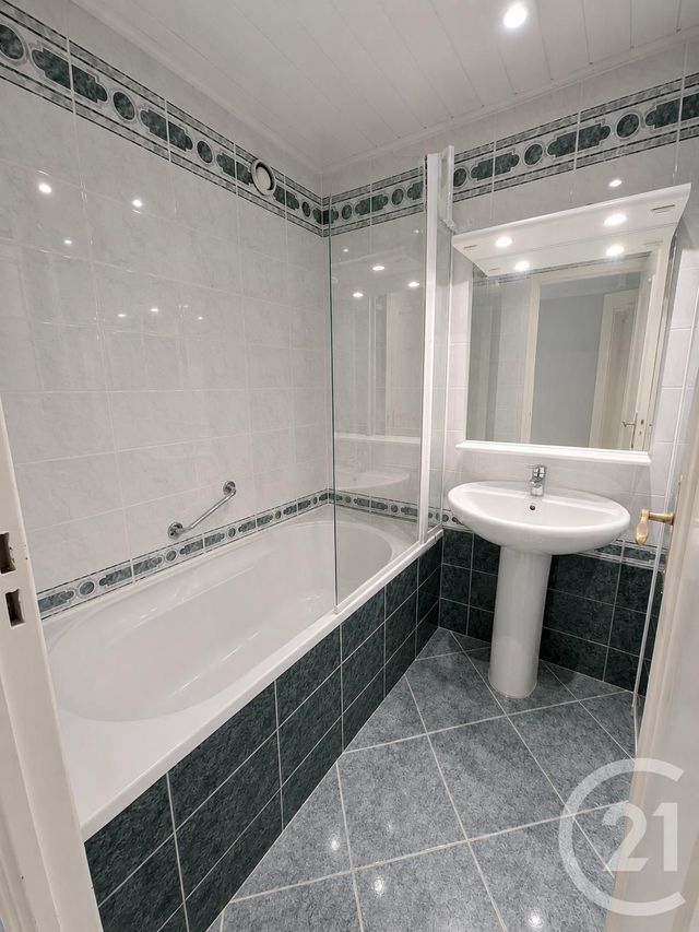 Appartement F4 à vendre - 4 pièces - 80.08 m2 - BRUNOY - 91 - ILE-DE-FRANCE - Century 21 Ougier