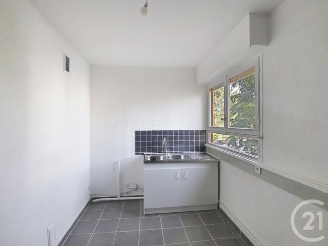 Appartement F3 à vendre - 3 pièces - 60.72 m2 - EPINAY SOUS SENART - 91 - ILE-DE-FRANCE - Century 21 Ougier