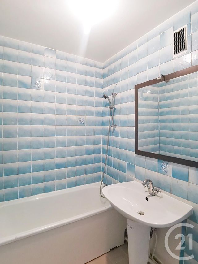 Appartement F3 à vendre - 3 pièces - 60.72 m2 - EPINAY SOUS SENART - 91 - ILE-DE-FRANCE - Century 21 Ougier