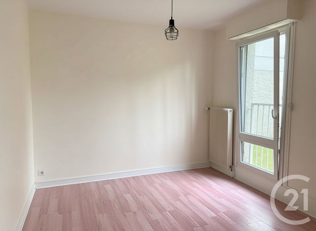 Appartement F6 à vendre - 6 pièces - 103.68 m2 - BOUSSY ST ANTOINE - 91 - ILE-DE-FRANCE - Century 21 Ougier