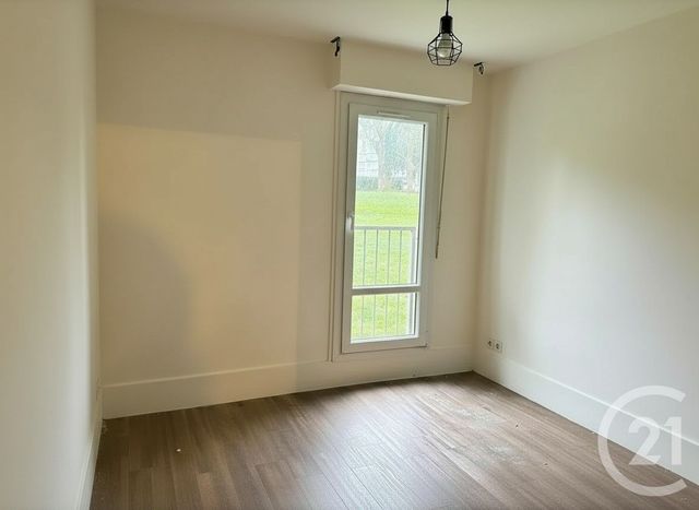 Appartement F6 à vendre - 6 pièces - 103.68 m2 - BOUSSY ST ANTOINE - 91 - ILE-DE-FRANCE - Century 21 Ougier