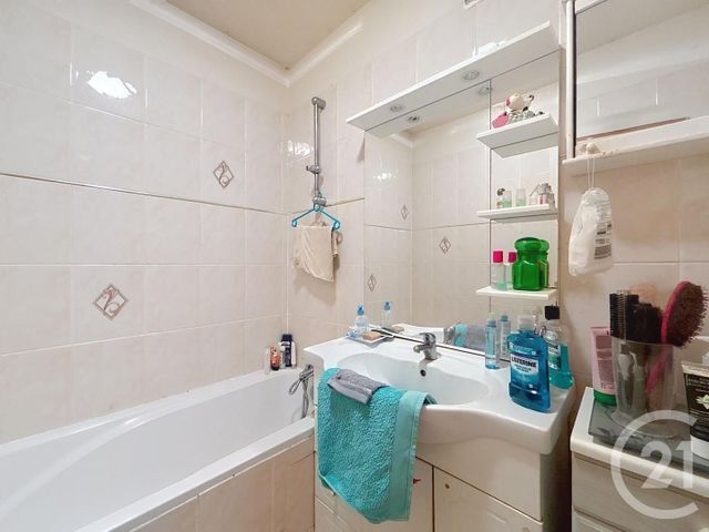 Appartement F3 à vendre - 3 pièces - 58.2 m2 - EPINAY SOUS SENART - 91 - ILE-DE-FRANCE - Century 21 Ougier