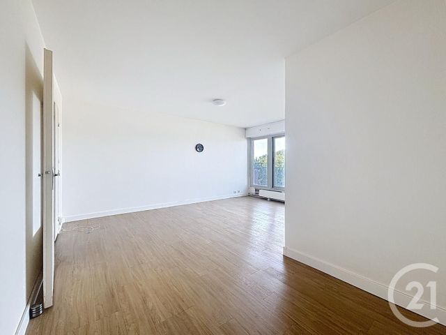 Afficher la photo en grand Appartement F1 à vendre - 1 pièce - 40.9 m2 - BRUNOY - 91 - ILE-DE-FRANCE - Century 21 Ougier