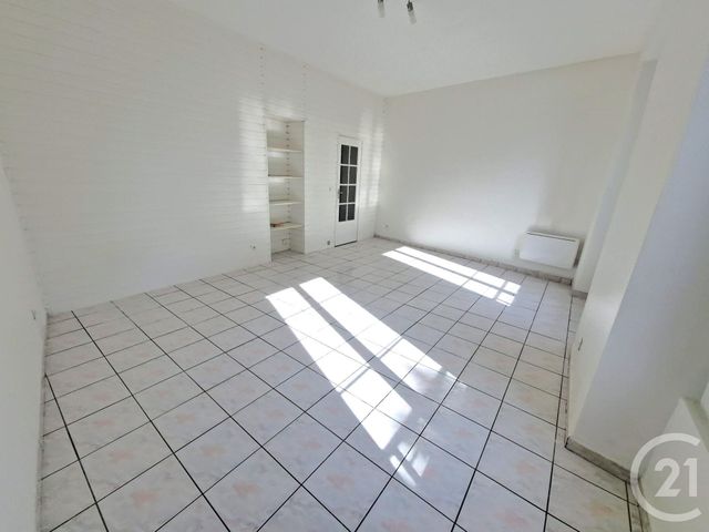 Appartement F1 à vendre - 1 pièce - 40.23 m2 - BRUNOY - 91 - ILE-DE-FRANCE - Century 21 Ougier