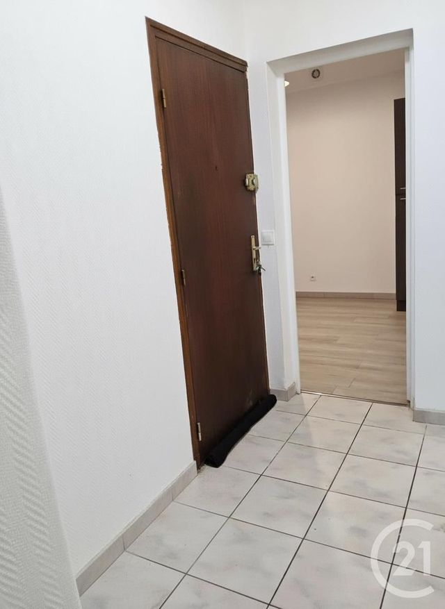 Appartement F1 à vendre - 1 pièce - 40.23 m2 - BRUNOY - 91 - ILE-DE-FRANCE - Century 21 Ougier