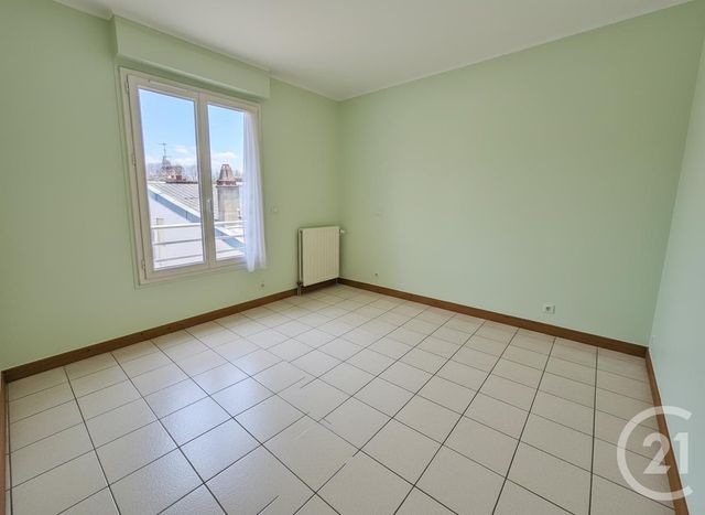 Appartement F4 à vendre - 4 pièces - 79.5 m2 - BOUSSY ST ANTOINE - 91 - ILE-DE-FRANCE - Century 21 Ougier