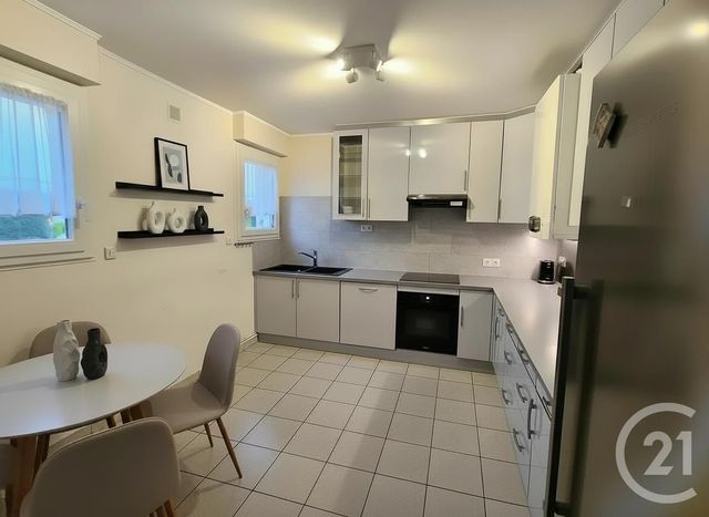 Appartement F4 à vendre - 4 pièces - 79.5 m2 - BOUSSY ST ANTOINE - 91 - ILE-DE-FRANCE - Century 21 Ougier