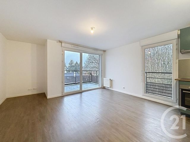 Appartement F3 à louer - 3 pièces - 57.84 m2 - QUINCY SOUS SENART - 91 - ILE-DE-FRANCE - Century 21 Ougier