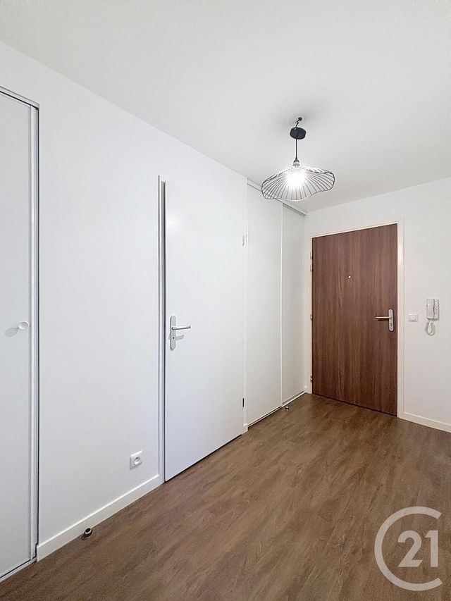 Appartement F3 à louer - 3 pièces - 57.84 m2 - QUINCY SOUS SENART - 91 - ILE-DE-FRANCE - Century 21 Ougier