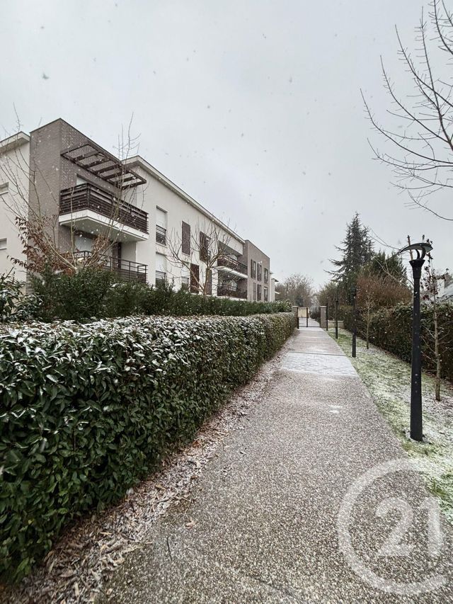 Appartement F3 à louer - 3 pièces - 57.84 m2 - QUINCY SOUS SENART - 91 - ILE-DE-FRANCE - Century 21 Ougier