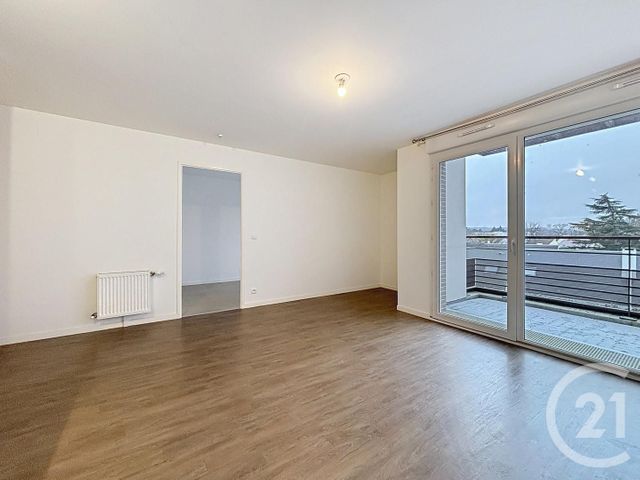 Appartement F3 à louer - 3 pièces - 57.84 m2 - QUINCY SOUS SENART - 91 - ILE-DE-FRANCE - Century 21 Ougier