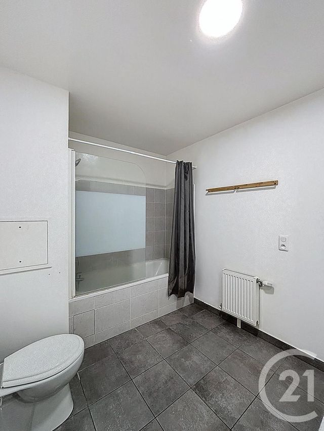 Appartement F3 à louer - 3 pièces - 57.84 m2 - QUINCY SOUS SENART - 91 - ILE-DE-FRANCE - Century 21 Ougier