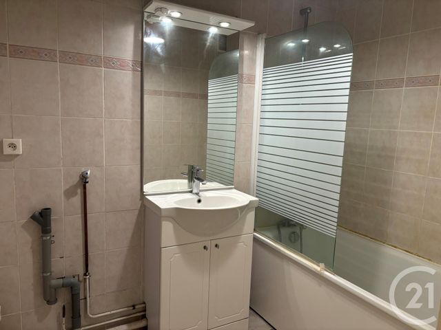 Appartement F3 à louer - 3 pièces - 66.08 m2 - BRUNOY - 91 - ILE-DE-FRANCE - Century 21 Ougier