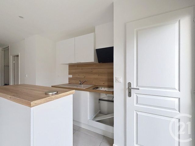 Appartement à louer - 3 pièces - 65.0 m2 - YERRES - 91 - ILE-DE-FRANCE - Century 21 Ougier