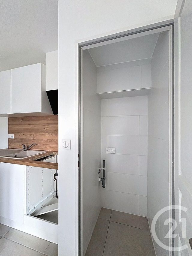 Appartement à louer - 3 pièces - 65.0 m2 - YERRES - 91 - ILE-DE-FRANCE - Century 21 Ougier