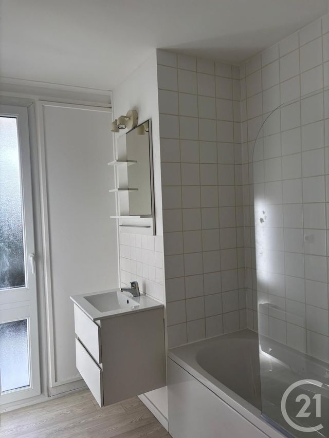 Appartement F4 à vendre - 4 pièces - 77.24 m2 - YERRES - 91 - ILE-DE-FRANCE - Century 21 Ougier