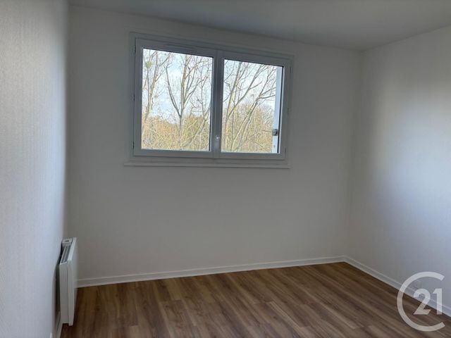 Appartement F4 à vendre - 4 pièces - 77.24 m2 - YERRES - 91 - ILE-DE-FRANCE - Century 21 Ougier