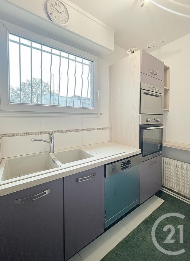 Appartement F4 à vendre - 4 pièces - 81.86 m2 - BOUSSY ST ANTOINE - 91 - ILE-DE-FRANCE - Century 21 Ougier