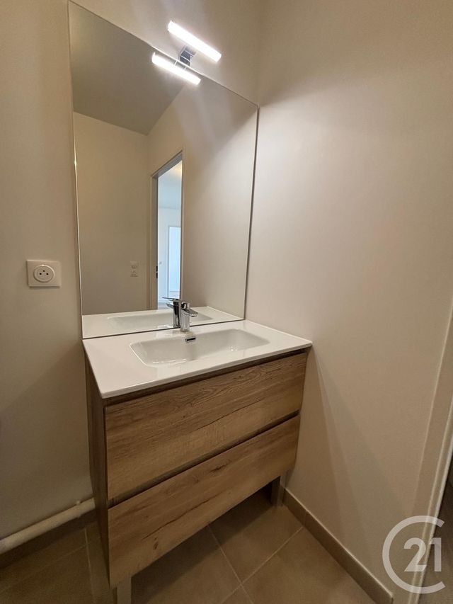 Appartement F2 à louer - 2 pièces - 42.58 m2 - BRUNOY - 91 - ILE-DE-FRANCE - Century 21 Ougier