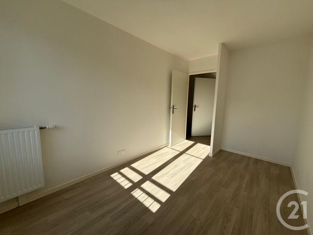Appartement F3 à louer - 3 pièces - 58.57 m2 - SAVIGNY LE TEMPLE - 77 - ILE-DE-FRANCE - Century 21 Ougier