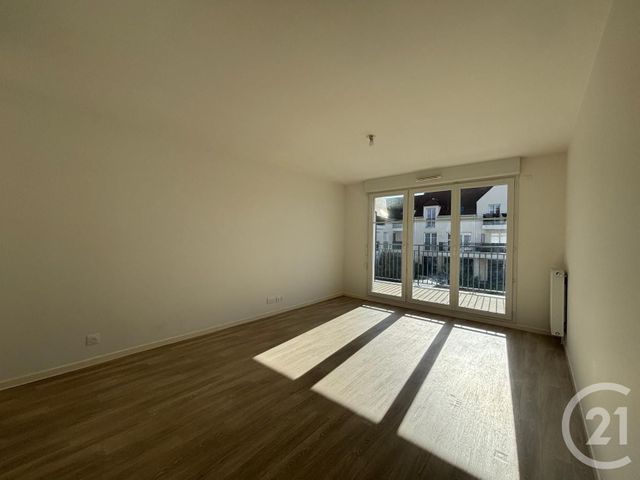 Appartement F3 à louer - 3 pièces - 58.57 m2 - SAVIGNY LE TEMPLE - 77 - ILE-DE-FRANCE - Century 21 Ougier