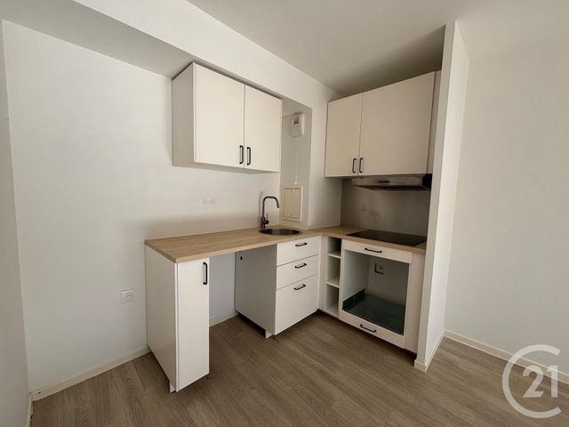 Appartement F3 à louer - 3 pièces - 58.57 m2 - SAVIGNY LE TEMPLE - 77 - ILE-DE-FRANCE - Century 21 Ougier