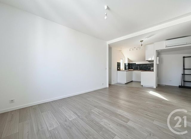 Appartement F3 à louer - 3 pièces - 47.11 m2 - MANDRES LES ROSES - 94 - ILE-DE-FRANCE - Century 21 Ougier