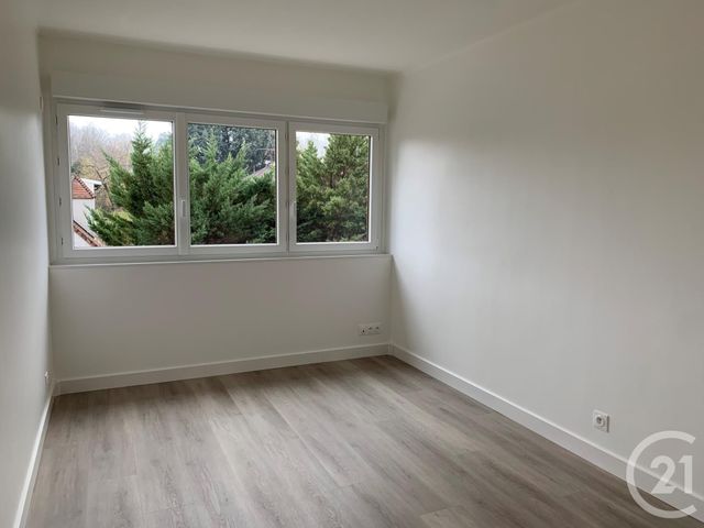 Appartement F3 à louer - 3 pièces - 70.15 m2 - BRUNOY - 91 - ILE-DE-FRANCE - Century 21 Ougier