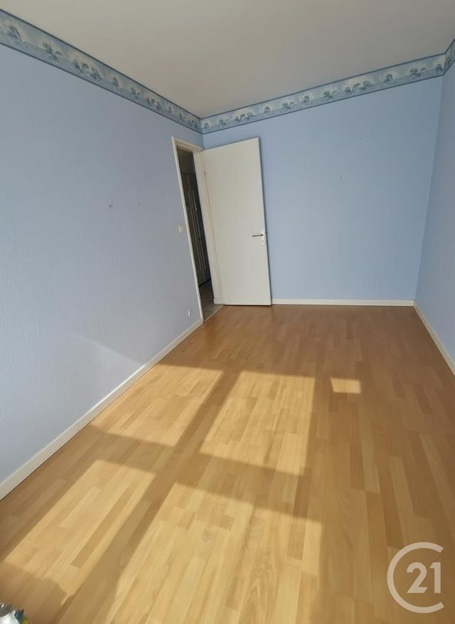 Appartement F4 à vendre - 4 pièces - 73.45 m2 - BOUSSY ST ANTOINE - 91 - ILE-DE-FRANCE - Century 21 Ougier
