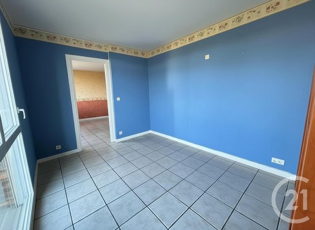 Appartement F4 à vendre - 4 pièces - 73.45 m2 - BOUSSY ST ANTOINE - 91 - ILE-DE-FRANCE - Century 21 Ougier