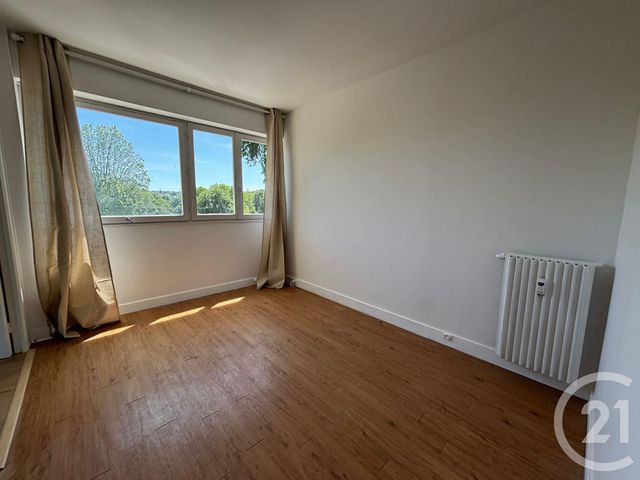 Appartement F3 à louer - 3 pièces - 67.0 m2 - BRUNOY - 91 - ILE-DE-FRANCE - Century 21 Ougier