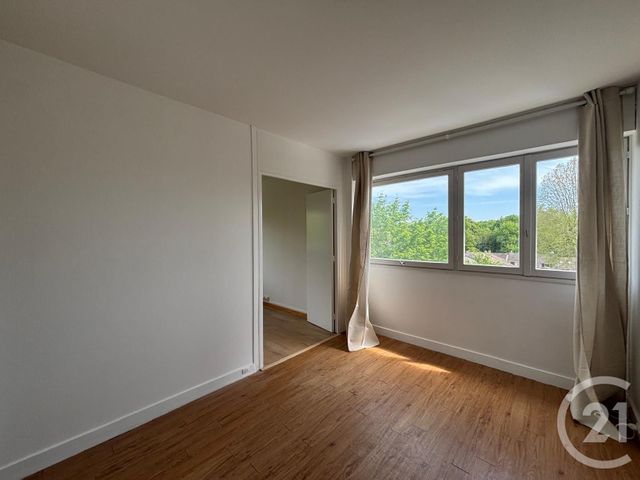 Appartement F3 à louer - 3 pièces - 67.0 m2 - BRUNOY - 91 - ILE-DE-FRANCE - Century 21 Ougier