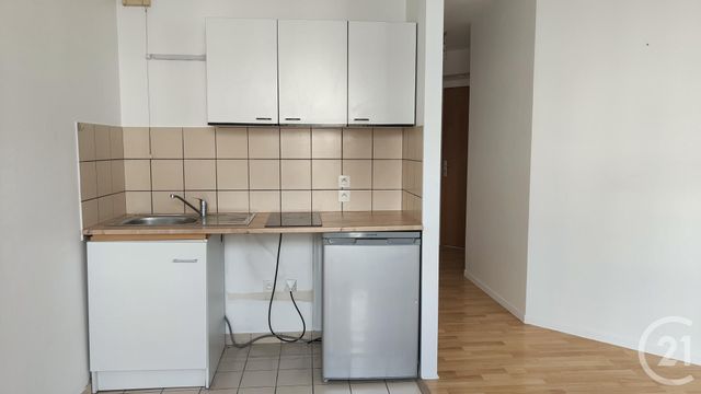 Appartement Studio à louer - 1 pièce - 28.2 m2 - YERRES - 91 - ILE-DE-FRANCE - Century 21 Ougier