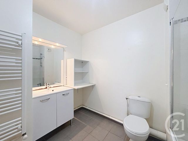 Appartement F2 à vendre - 2 pièces - 43.34 m2 - VILLECRESNES - 94 - ILE-DE-FRANCE - Century 21 Ougier