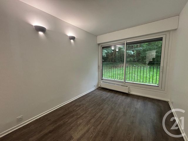 Appartement à louer - 5 pièces - 79.78 m2 - BRUNOY - 91 - ILE-DE-FRANCE - Century 21 Ougier