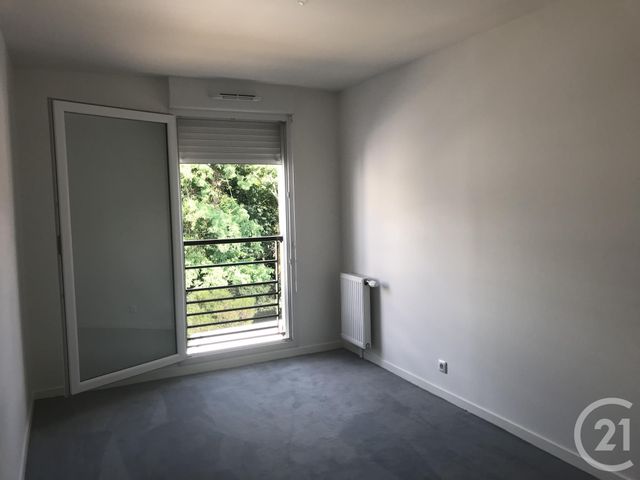 Appartement F3 à louer - 3 pièces - 60.87 m2 - QUINCY SOUS SENART - 91 - ILE-DE-FRANCE - Century 21 Ougier