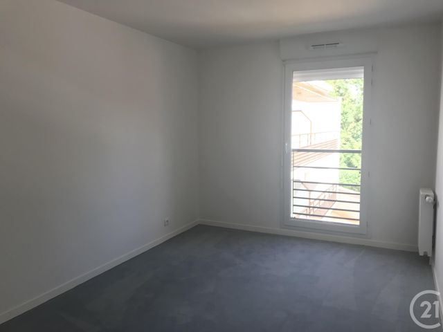 Appartement F3 à louer - 3 pièces - 60.87 m2 - QUINCY SOUS SENART - 91 - ILE-DE-FRANCE - Century 21 Ougier