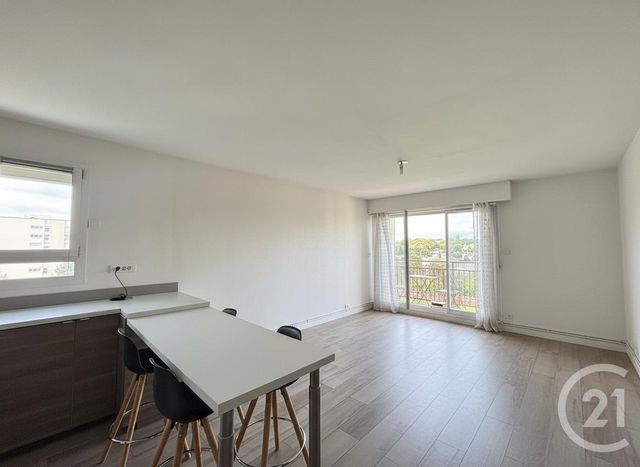 Appartement à louer - 3 pièces - 60.72 m2 - EPINAY SOUS SENART - 91 - ILE-DE-FRANCE - Century 21 Ougier
