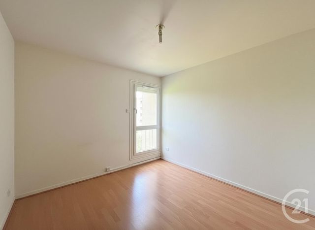Appartement à louer - 3 pièces - 60.72 m2 - EPINAY SOUS SENART - 91 - ILE-DE-FRANCE - Century 21 Ougier