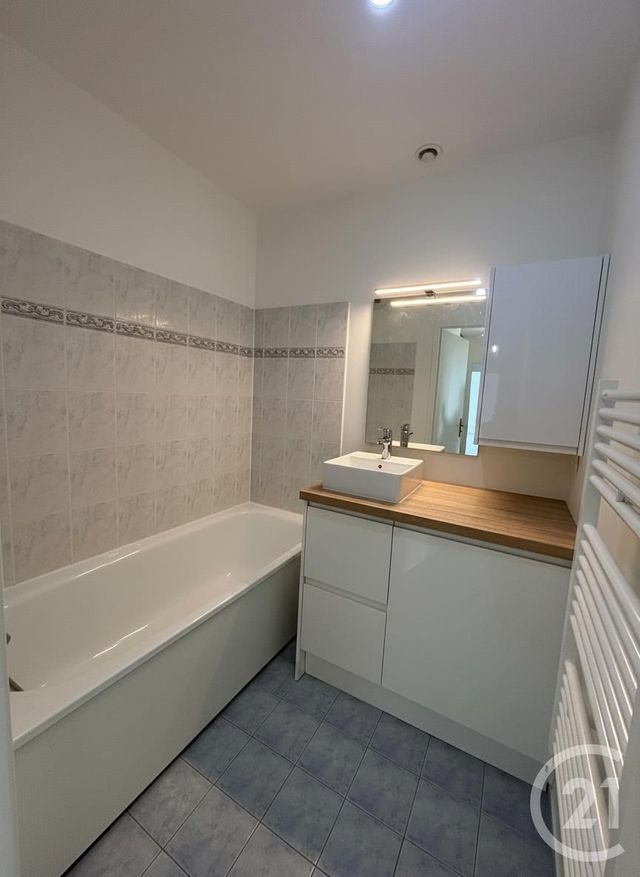 Appartement F3 à vendre - 3 pièces - 64.85 m2 - BRUNOY - 91 - ILE-DE-FRANCE - Century 21 Ougier