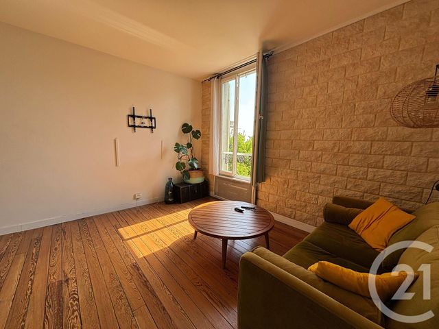 Appartement F2 à louer - 2 pièces - 33.5 m2 - ST MAUR DES FOSSES - 94 - ILE-DE-FRANCE - Century 21 Ougier
