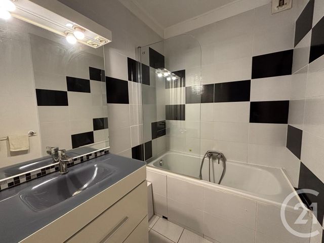 Appartement Studio à louer - 1 pièce - 40.95 m2 - BRUNOY - 91 - ILE-DE-FRANCE - Century 21 Ougier