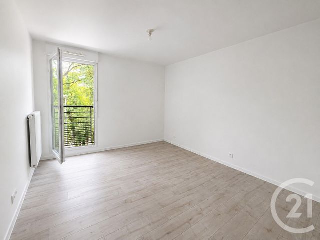 Appartement F3 à vendre - 3 pièces - 65.55 m2 - BOUSSY ST ANTOINE - 91 - ILE-DE-FRANCE - Century 21 Ougier