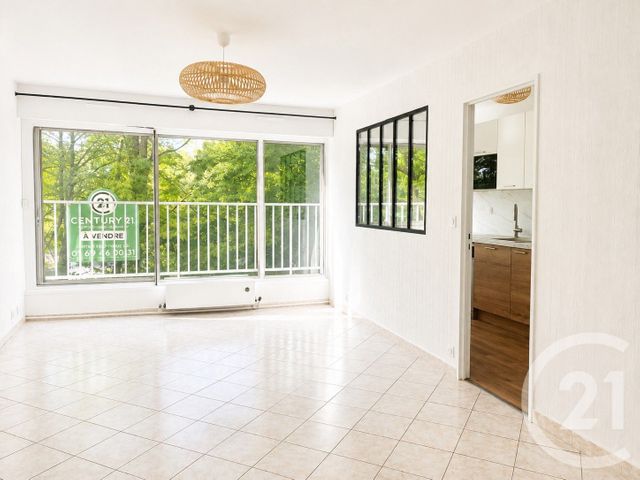 Appartement F2 à louer - 2 pièces - 52.86 m2 - BRUNOY - 91 - ILE-DE-FRANCE - Century 21 Ougier
