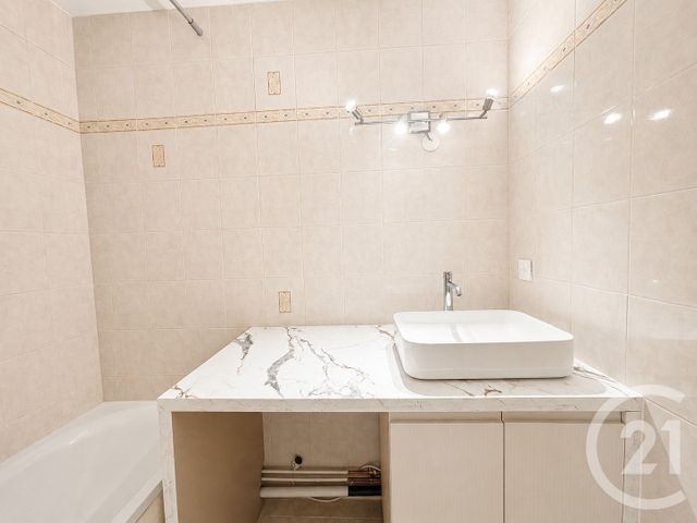 Appartement F2 à louer - 2 pièces - 52.86 m2 - BRUNOY - 91 - ILE-DE-FRANCE - Century 21 Ougier