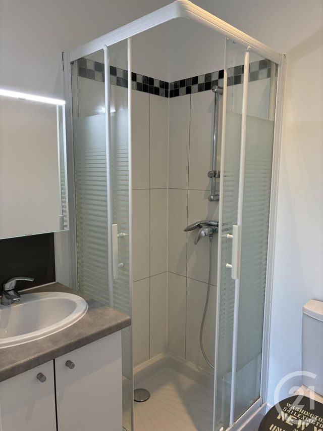 Appartement Studio à louer - 1 pièce - 25.6 m2 - BRUNOY - 91 - ILE-DE-FRANCE - Century 21 Ougier