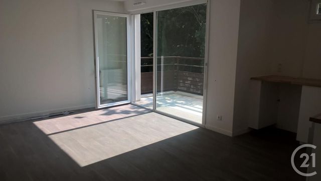 Appartement F3 à louer - 3 pièces - 58.58 m2 - QUINCY SOUS SENART - 91 - ILE-DE-FRANCE - Century 21 Ougier