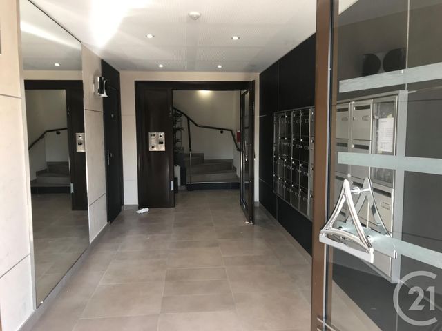 Appartement F3 à louer - 3 pièces - 58.58 m2 - QUINCY SOUS SENART - 91 - ILE-DE-FRANCE - Century 21 Ougier